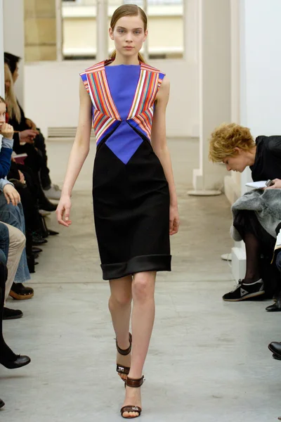 Look 10